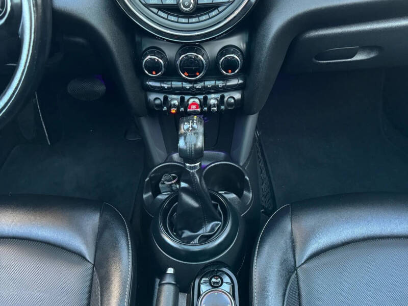 2017 MINI Hardtop 4 Door Cooper