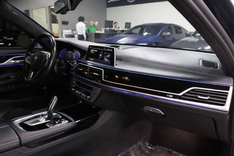 2022 BMW 7 Series ALPINA B7 xDrive