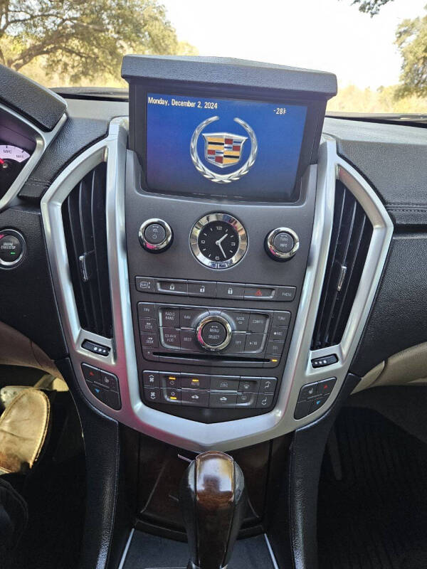 2011 Cadillac SRX Luxury Collection photo 26