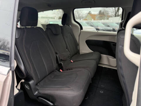 2017 Chrysler Pacifica Touring Plus