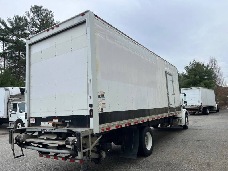 2018 Freightliner M2 106