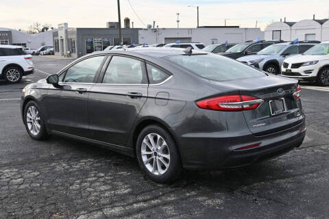 2020 Ford Fusion SE