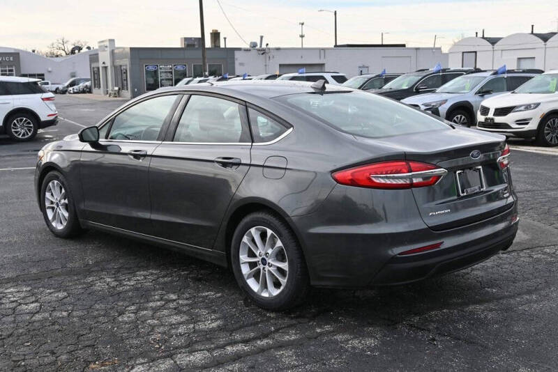 2020 Ford Fusion SE