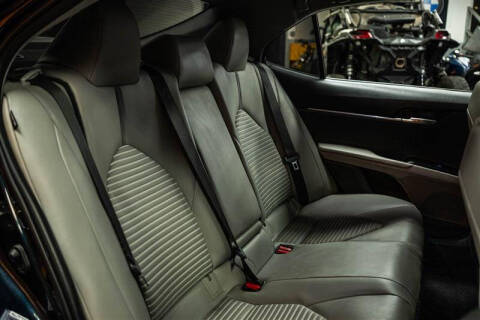 2020 Toyota Camry Hybrid SE