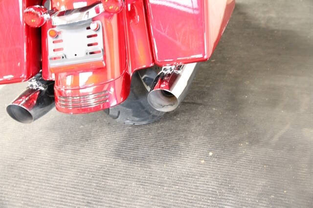 2013 Harley-Davidson STREET GLI