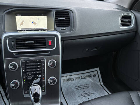 2016 Volvo V60 Cross Country T5