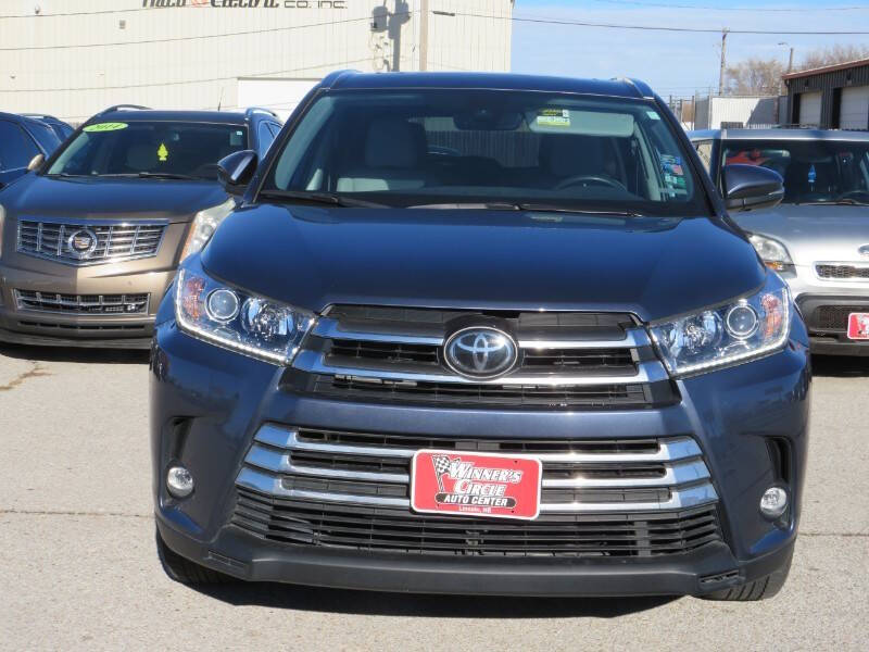 2019 Toyota Highlander Limited photo 2