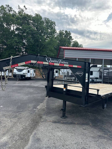 2023 Quality 24' Gooseneck