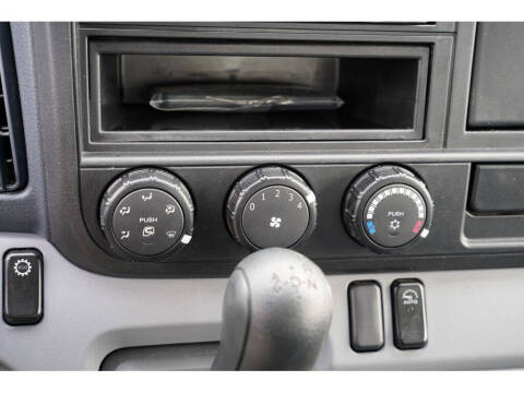 2015 Mitsubishi Fuso FE180