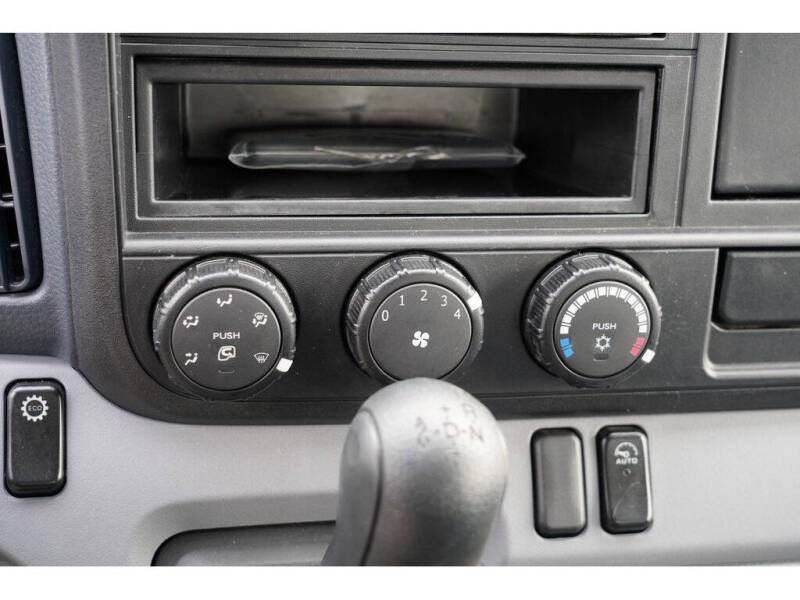 2015 Mitsubishi Fuso FE180