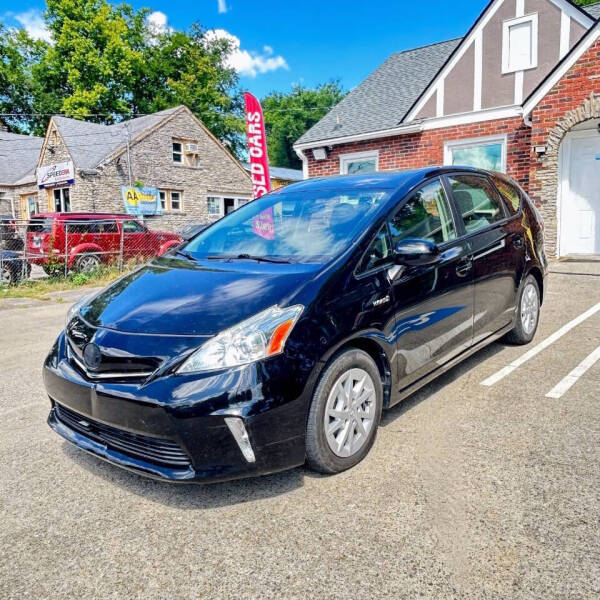 2014 Toyota Prius v Three