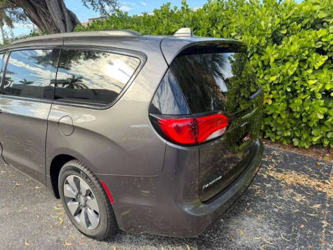 2018 Chrysler Pacifica Hybrid Limited