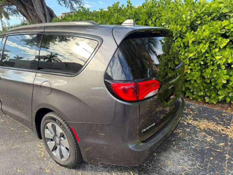 2018 Chrysler Pacifica Hybrid Limited