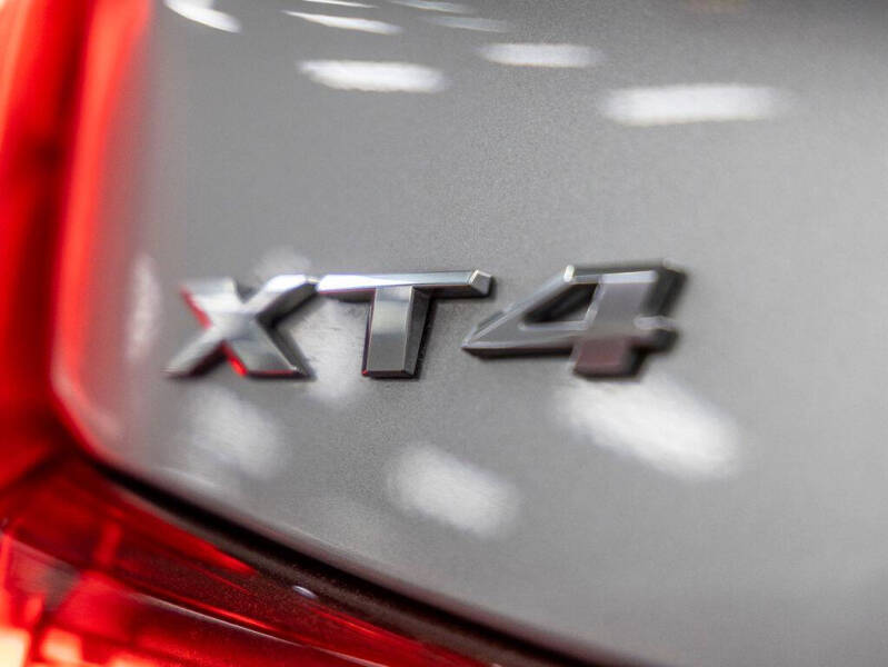 2020 Cadillac XT4 Premium Luxury