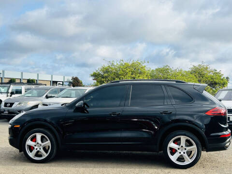 2018 Porsche Cayenne Platinum Edition