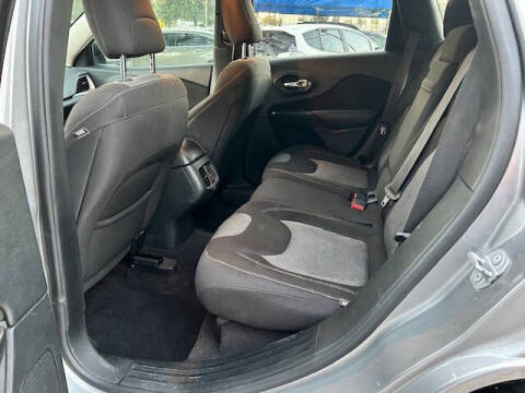 2016 Jeep Cherokee Sport