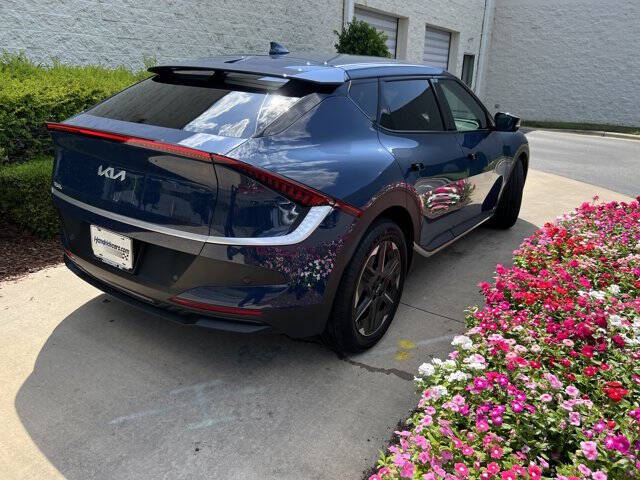 2025 Kia EV6 Light