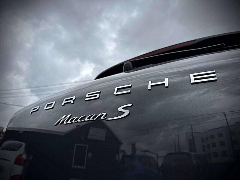 2018 Porsche Macan S