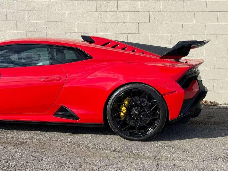 2022 Lamborghini Huracan STO
