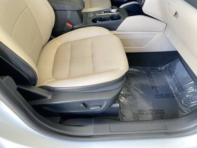 2020 Ford Escape Titanium