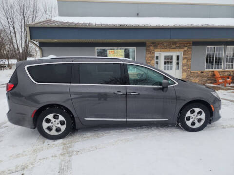2017 Chrysler Pacifica Touring-L Plus