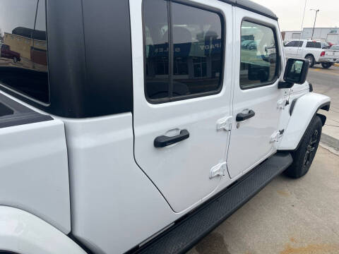 2022 Jeep Gladiator Altitude