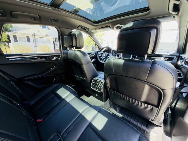 2018 Porsche Macan S