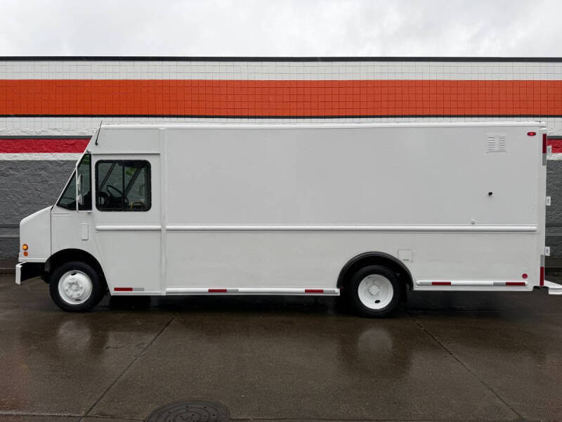 2006 Freightliner MT45 Chassis