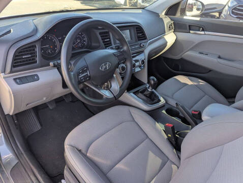 2019 Hyundai Elantra SE