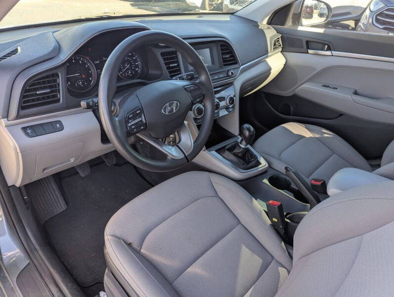 2019 Hyundai Elantra SE