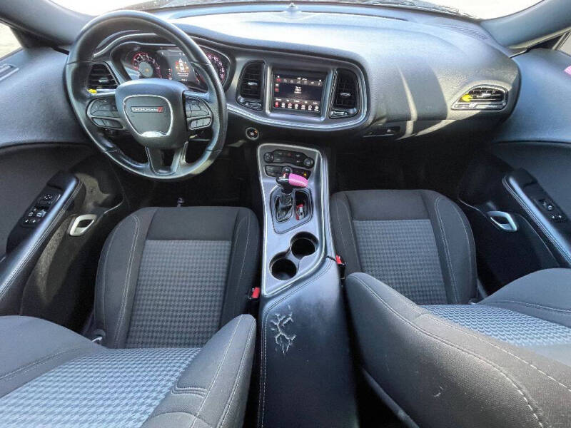 2021 Dodge Challenger SXT