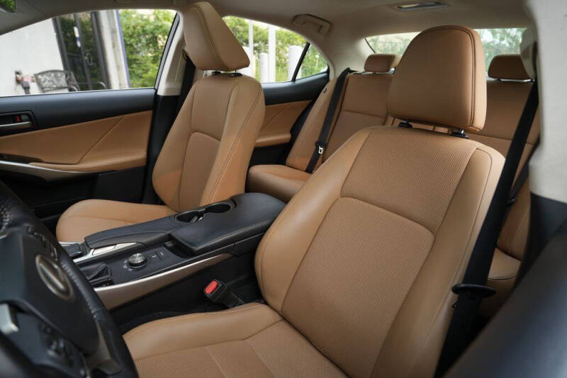 2018 Lexus IS 300