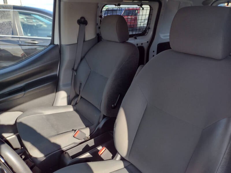 2019 Nissan NV200 SV photo 9