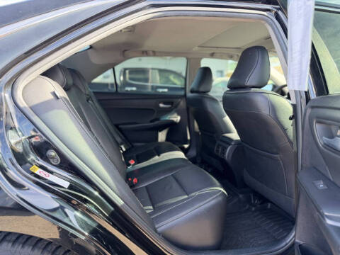 2015 Toyota Camry Hybrid