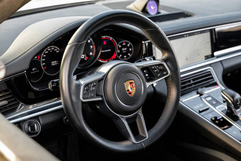 2018 Porsche Panamera