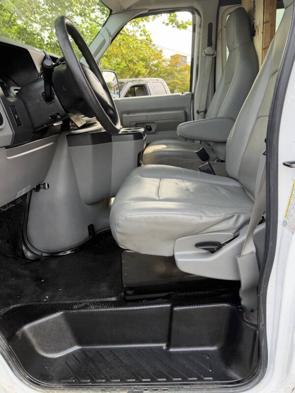 2011 Ford E-Series E-250