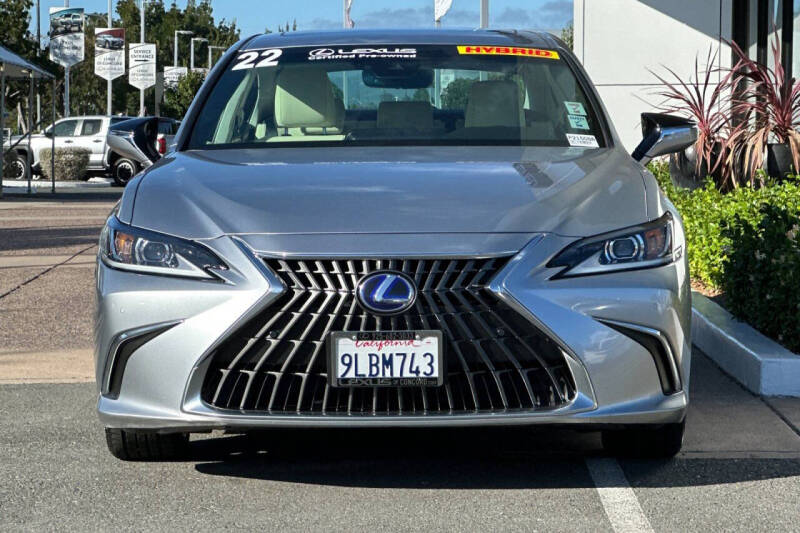 2022 Lexus ES 300h