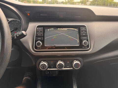 2019 Nissan Kicks S