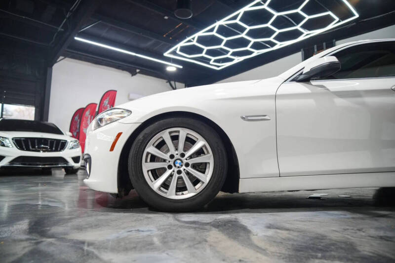 2015 BMW 5 Series 528i