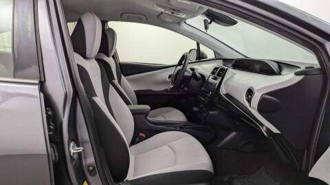 2022 Toyota Prius LE