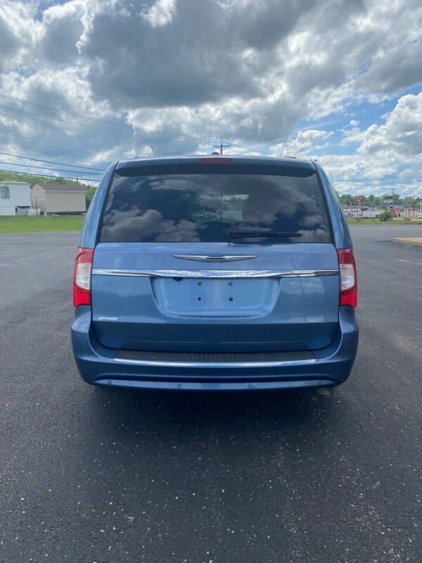 2012 Chrysler Town and Country Touring