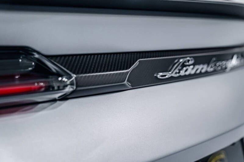 2024 Lamborghini Urus Performante