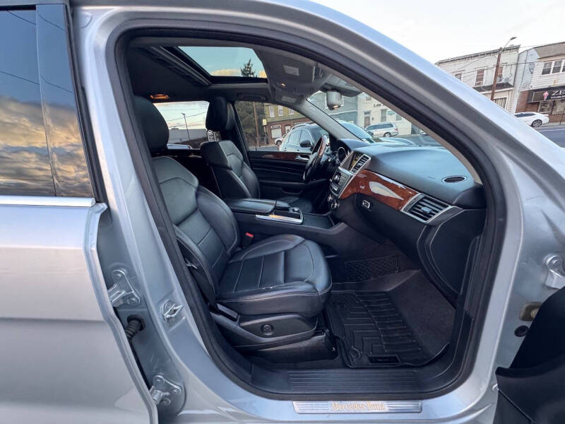 2012 Mercedes-Benz M-Class ML 550