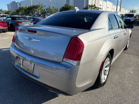 2016 Chrysler 300 Limited