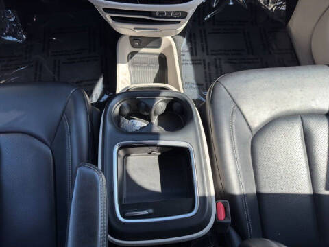 2023 Chrysler Pacifica Plug-In Hybrid Touring L