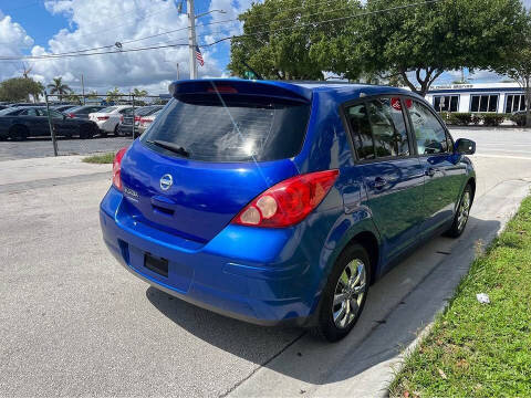 2011 Nissan Versa 1.8 S