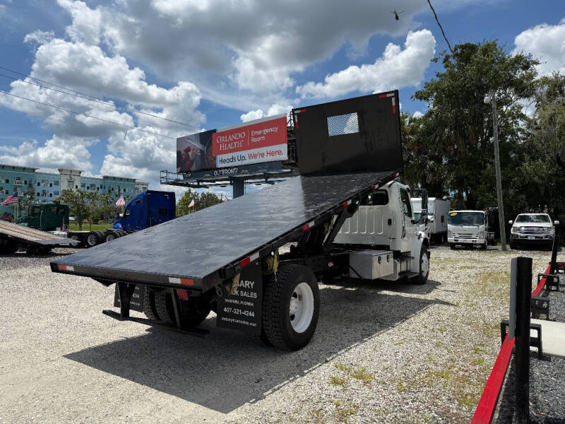 2017 Freightliner M2 106