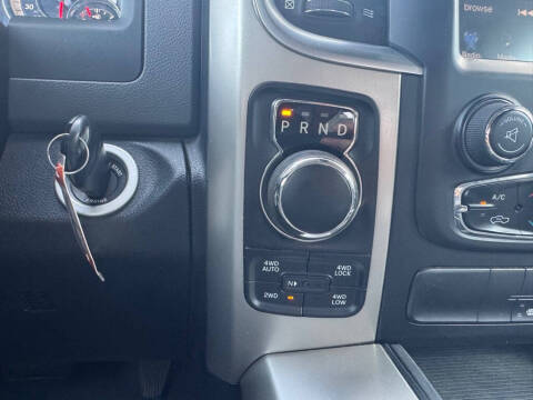 2017 RAM 1500 SLT