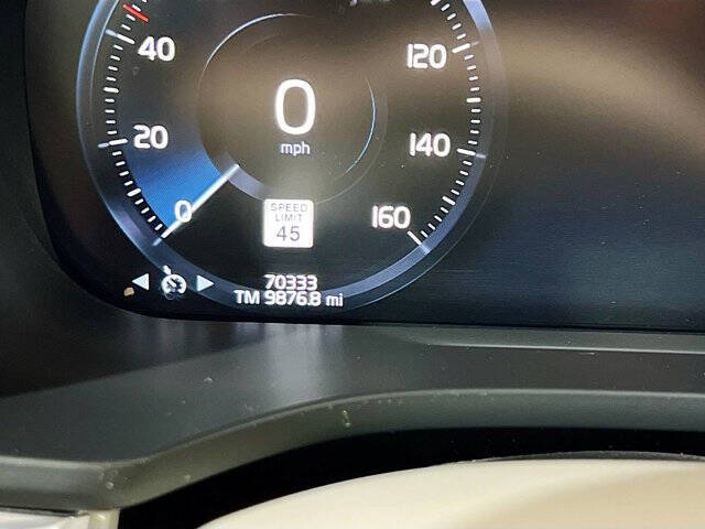 2021 Volvo XC60 T5 Momentum