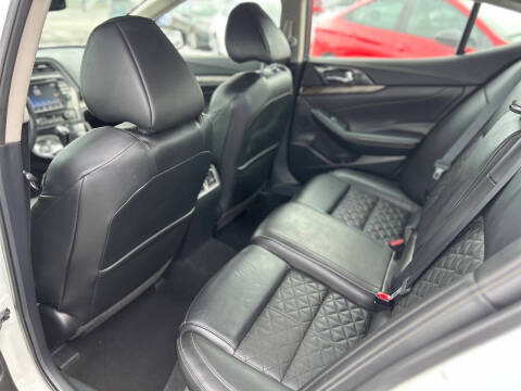 2017 Nissan Maxima Platinum